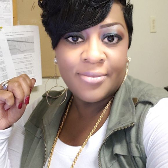 Meet your Posher, Tiffany - Picture 1 of 1